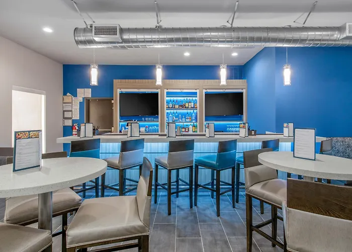 Clarion Inn & Suites Dfw North Irving